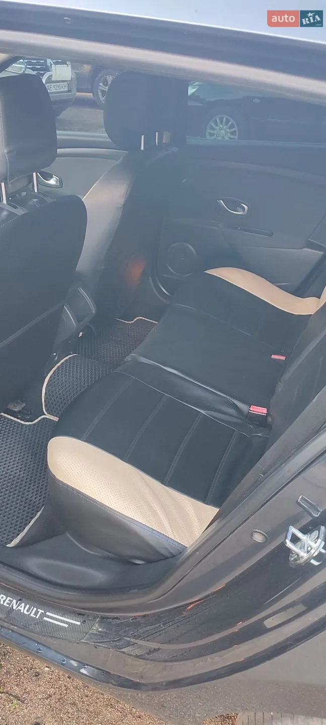 2010 Renault Megane - мініатюра 11
