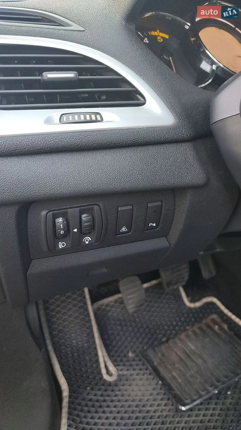 2010 Renault Megane - мініатюра 26
