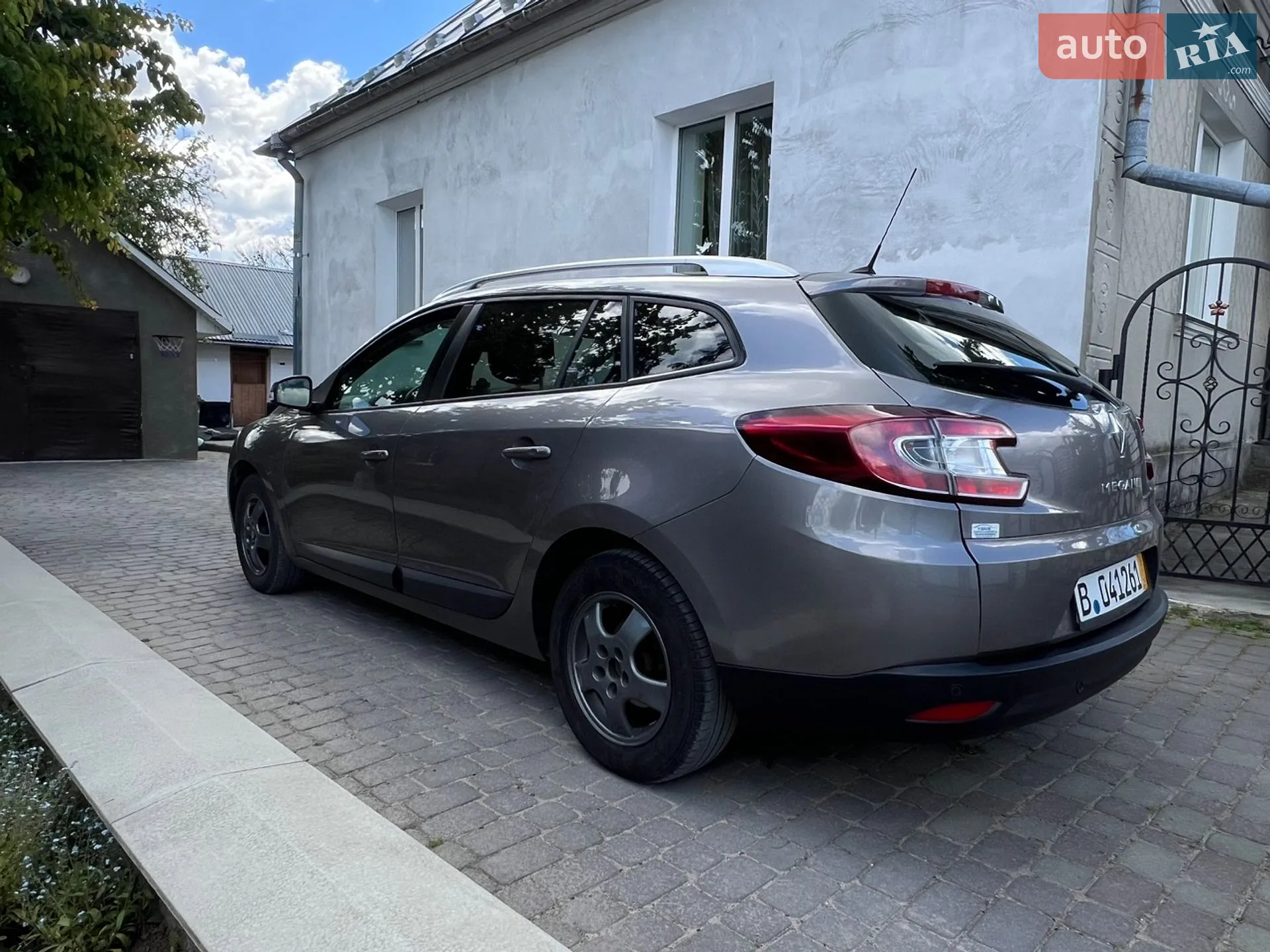 2010 Renault Megane - мініатюра 8