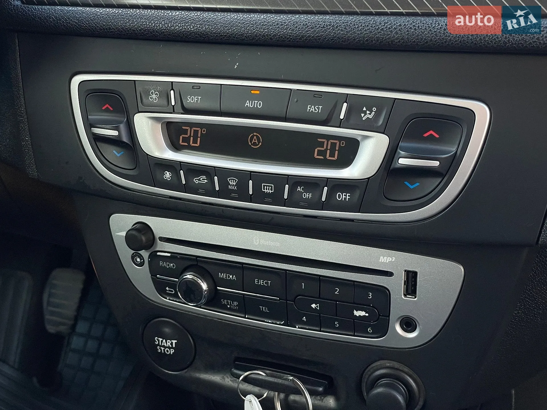 2012 Renault Megane - мініатюра 38