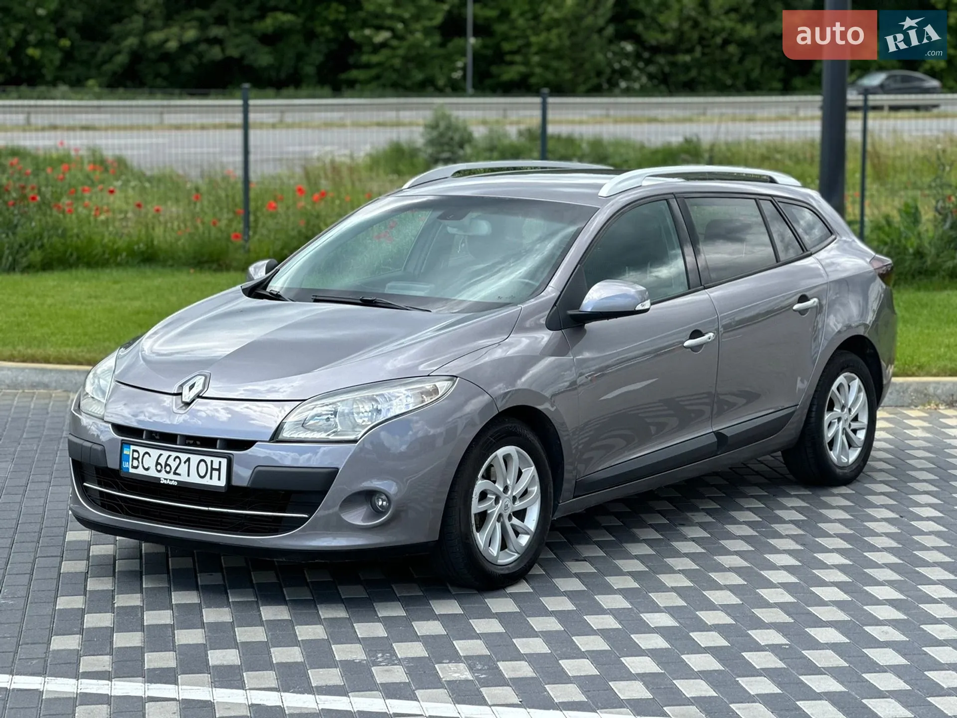 2010 Renault Megane - фото 1