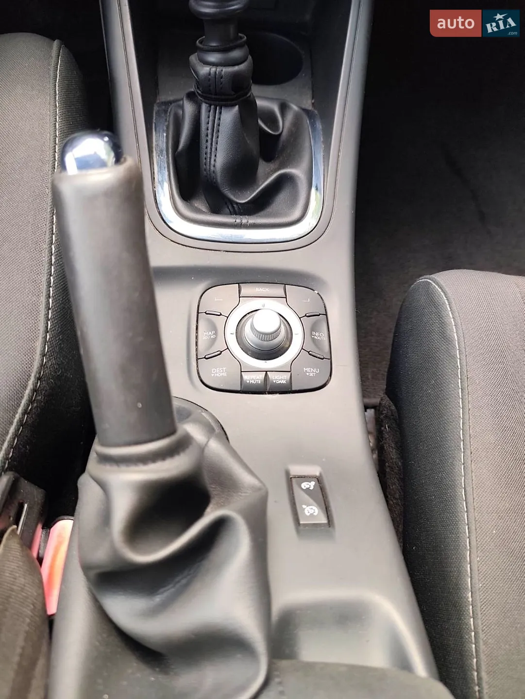 2012 Renault Megane - мініатюра 25