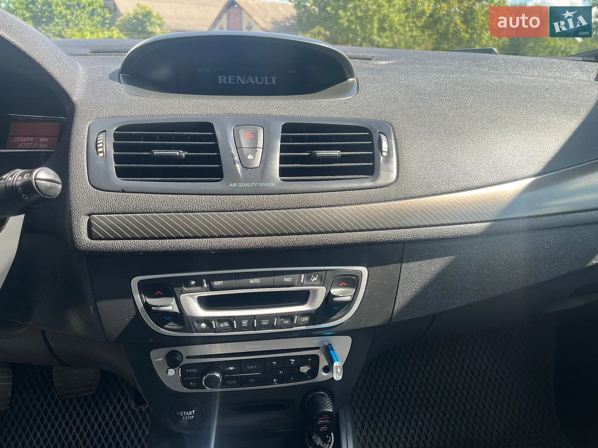 2012 Renault Megane - мініатюра 11