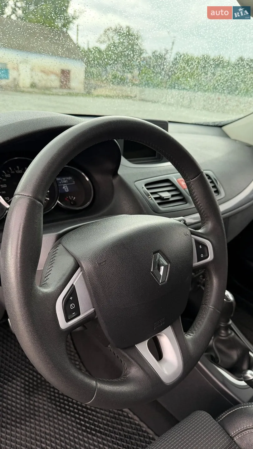 2011 Renault Megane - мініатюра 25