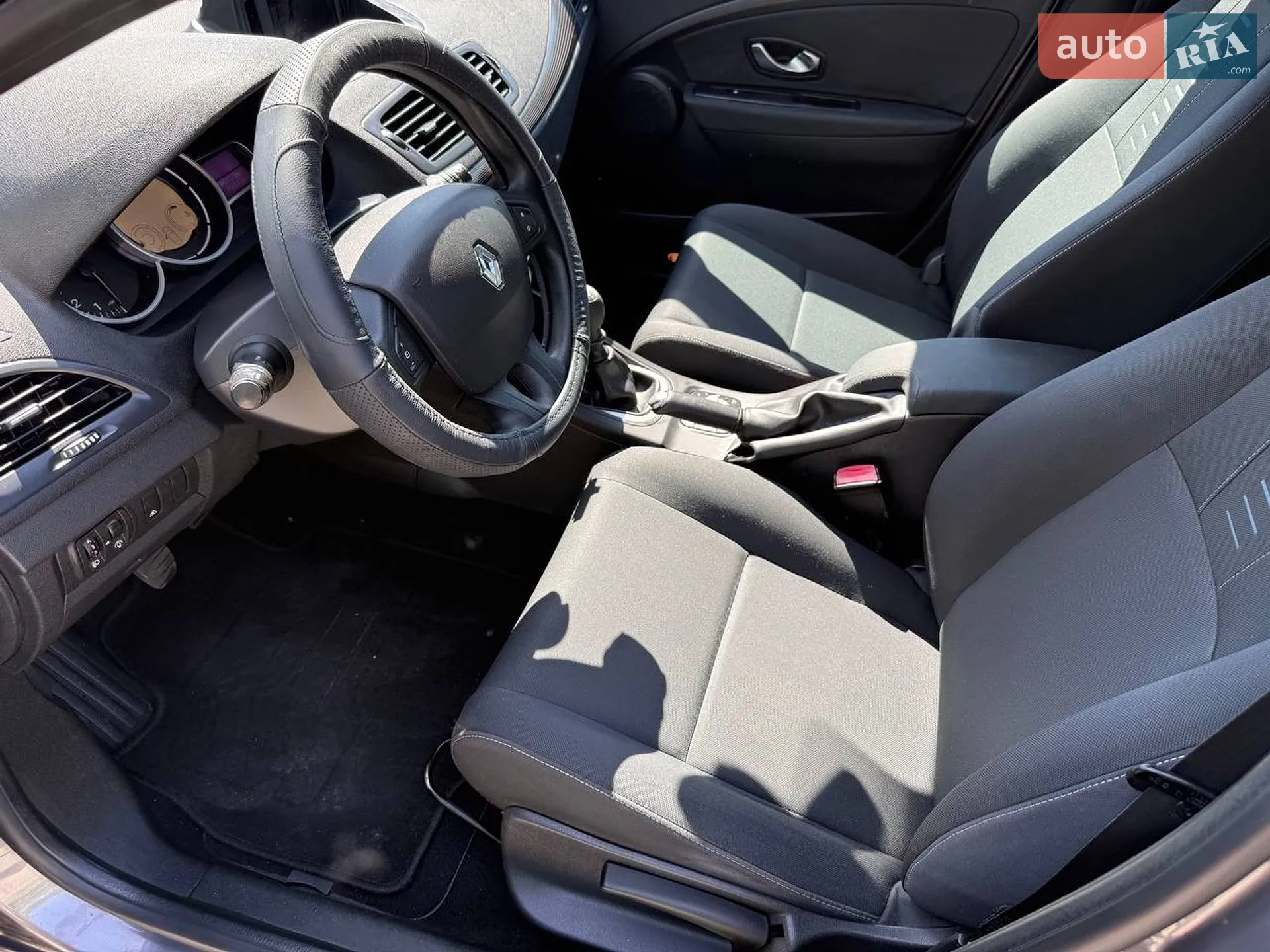 2010 Renault Megane - мініатюра 21