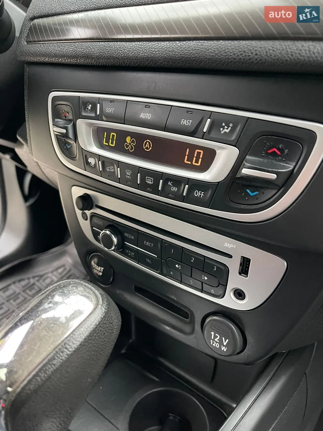 2013 Renault Megane - мініатюра 21