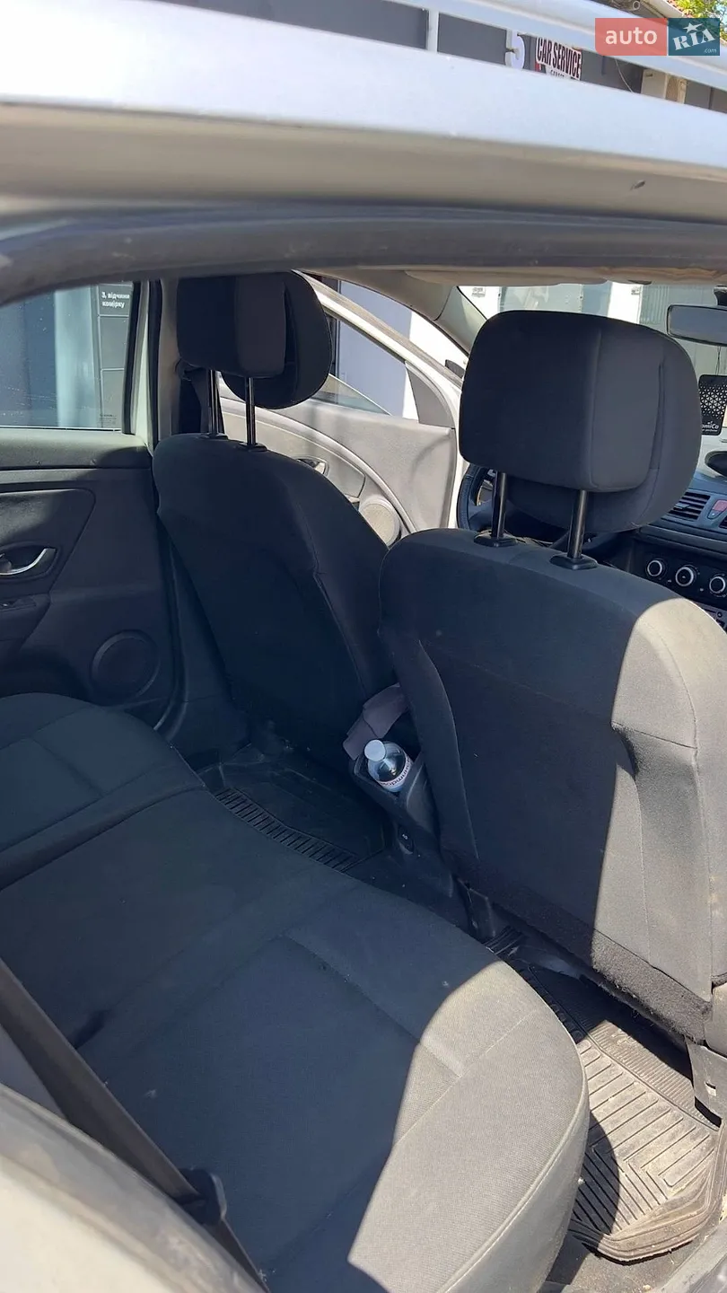 2011 Renault Megane - мініатюра 10