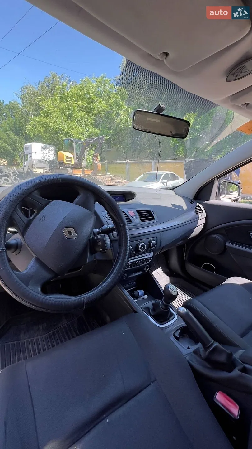 2011 Renault Megane - мініатюра 12