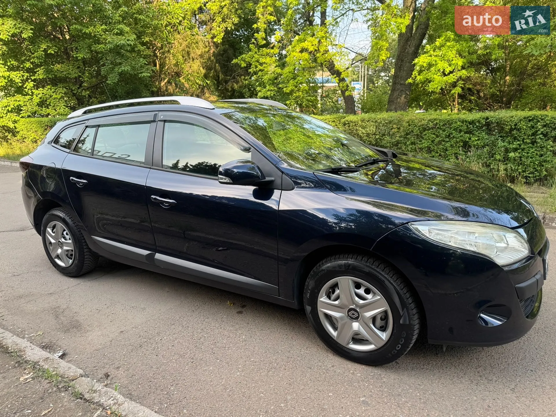 2010 Renault Megane - мініатюра 11