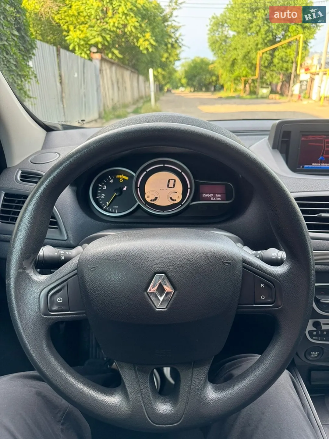 2010 Renault Megane - мініатюра 15