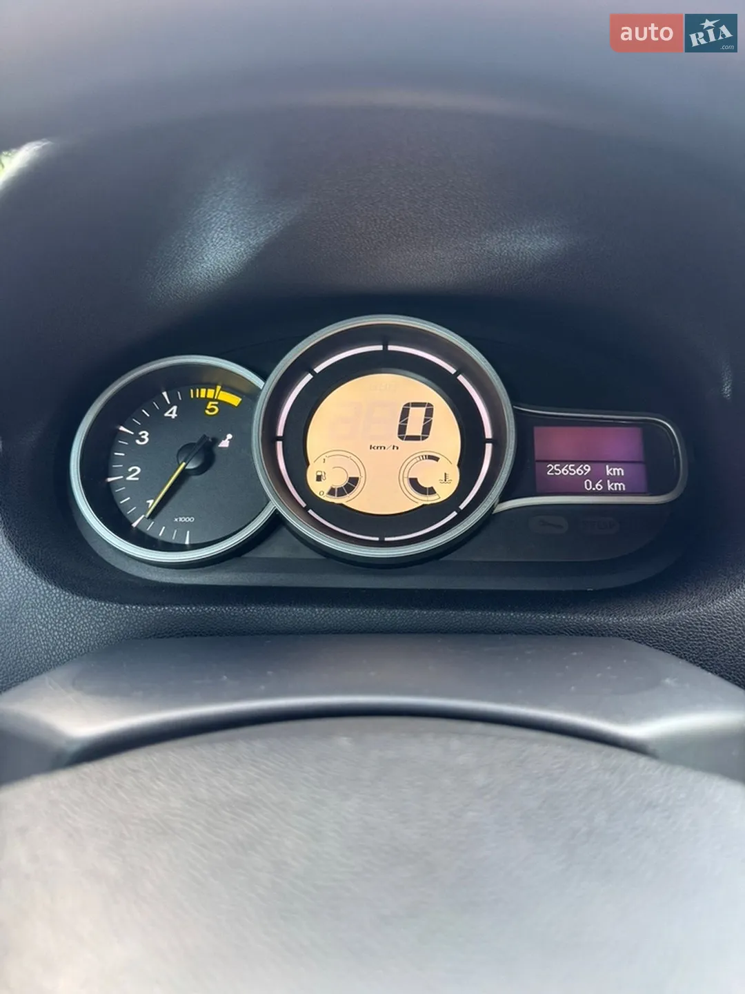 2010 Renault Megane - мініатюра 20