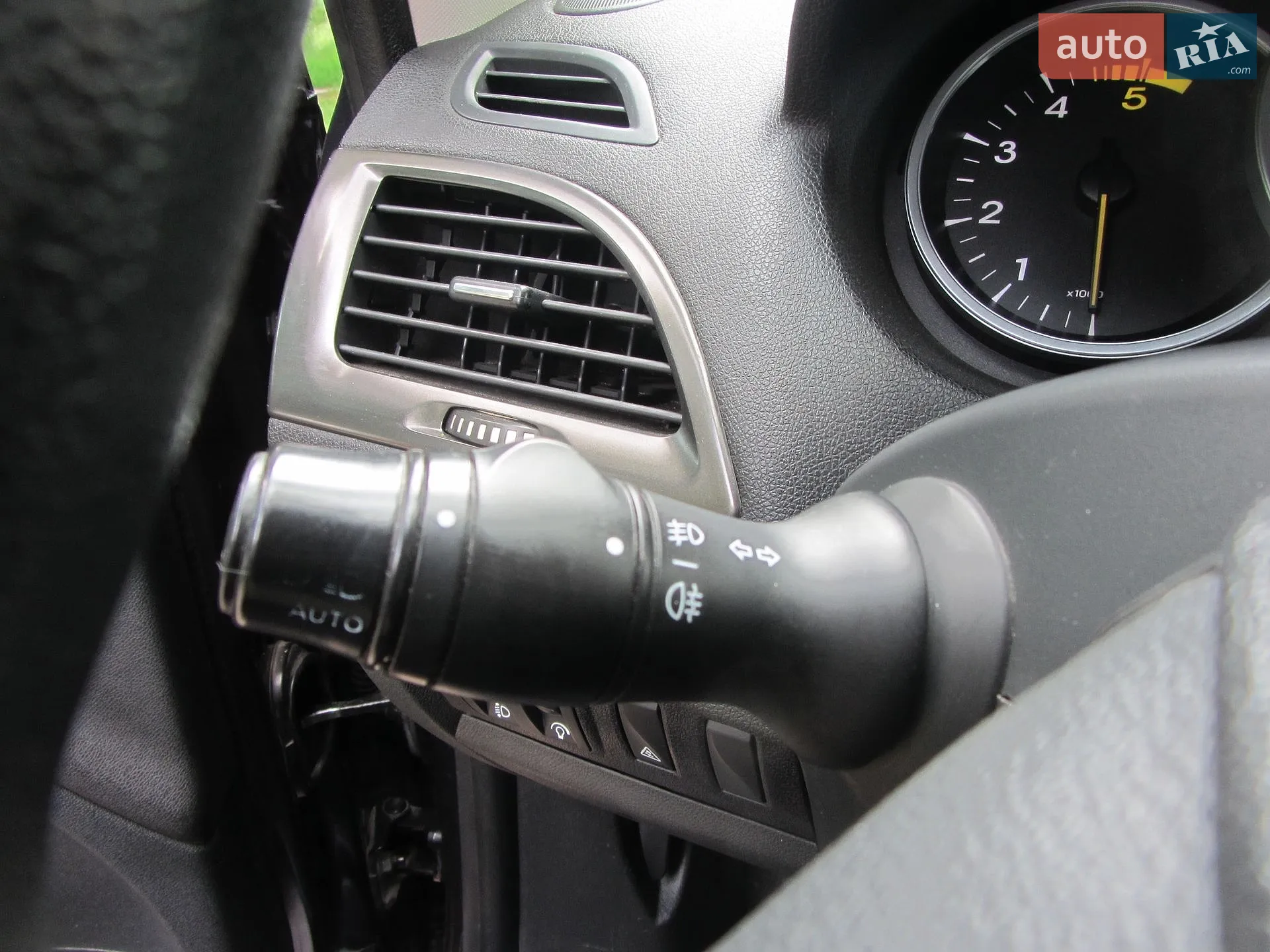 2012 Renault Megane - мініатюра 39