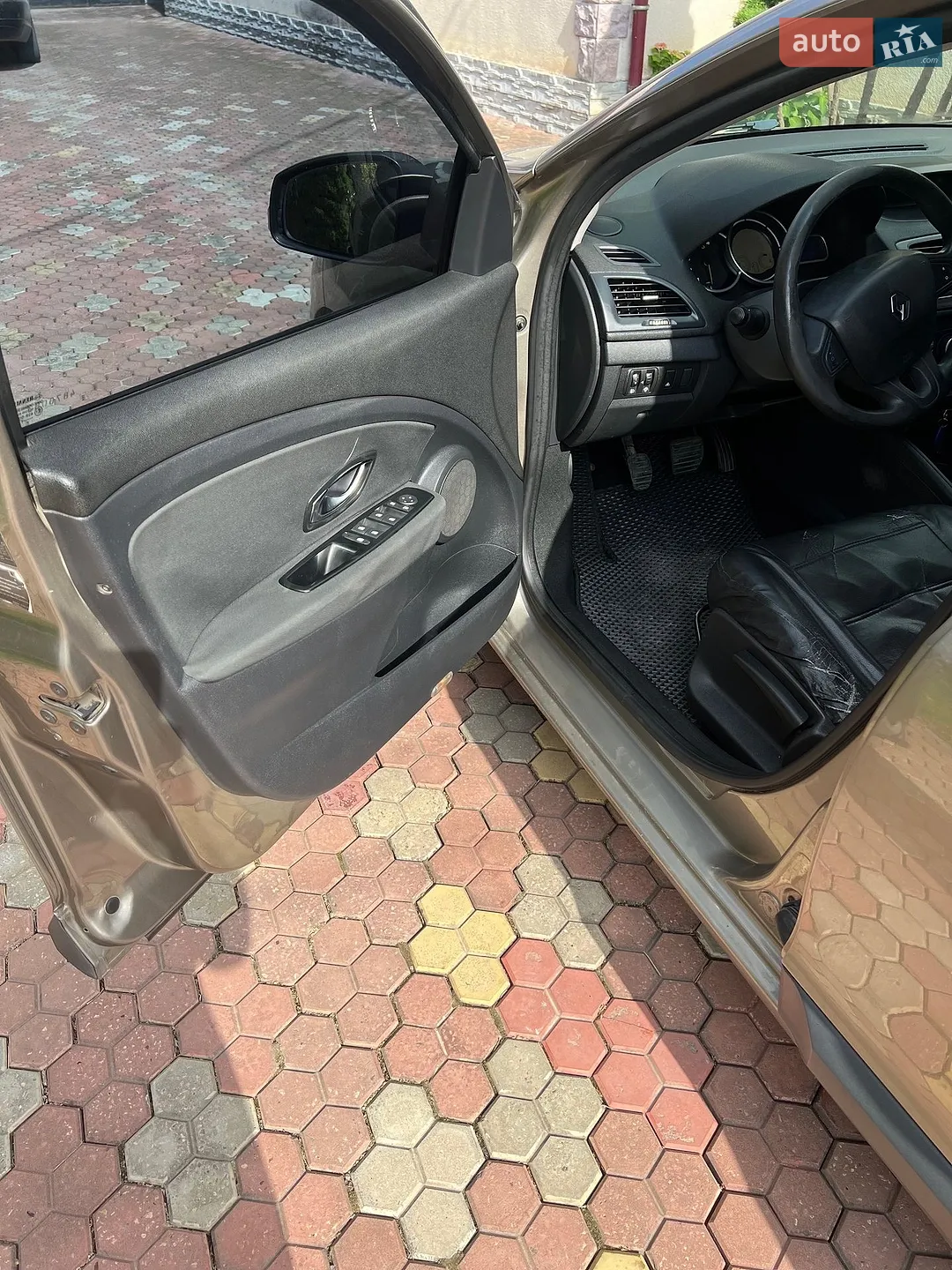 2011 Renault Megane - мініатюра 42