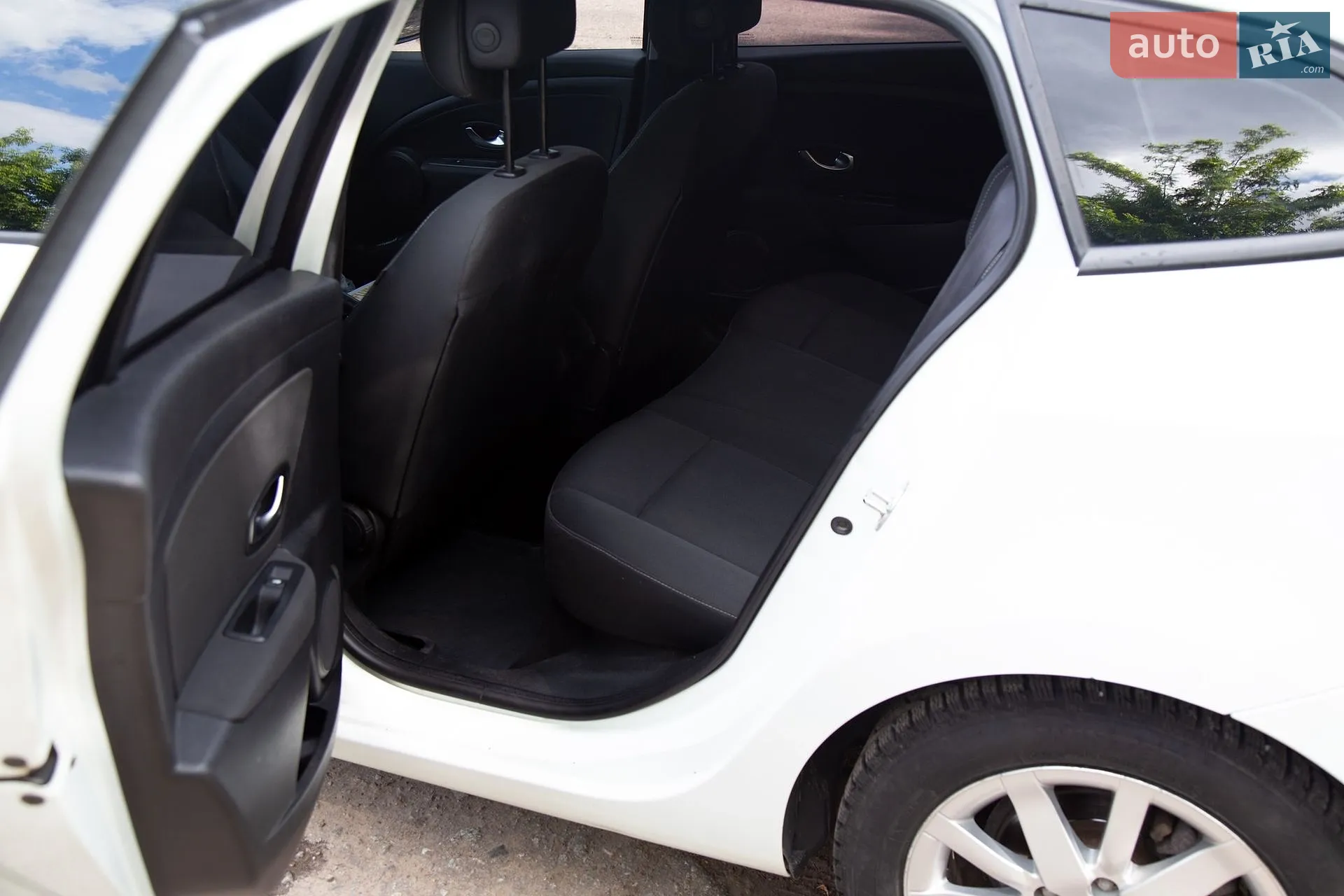 2010 Renault Megane - мініатюра 15