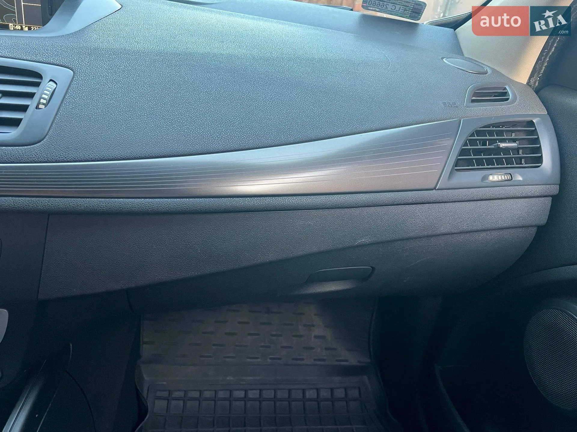 2011 Renault Megane - мініатюра 25