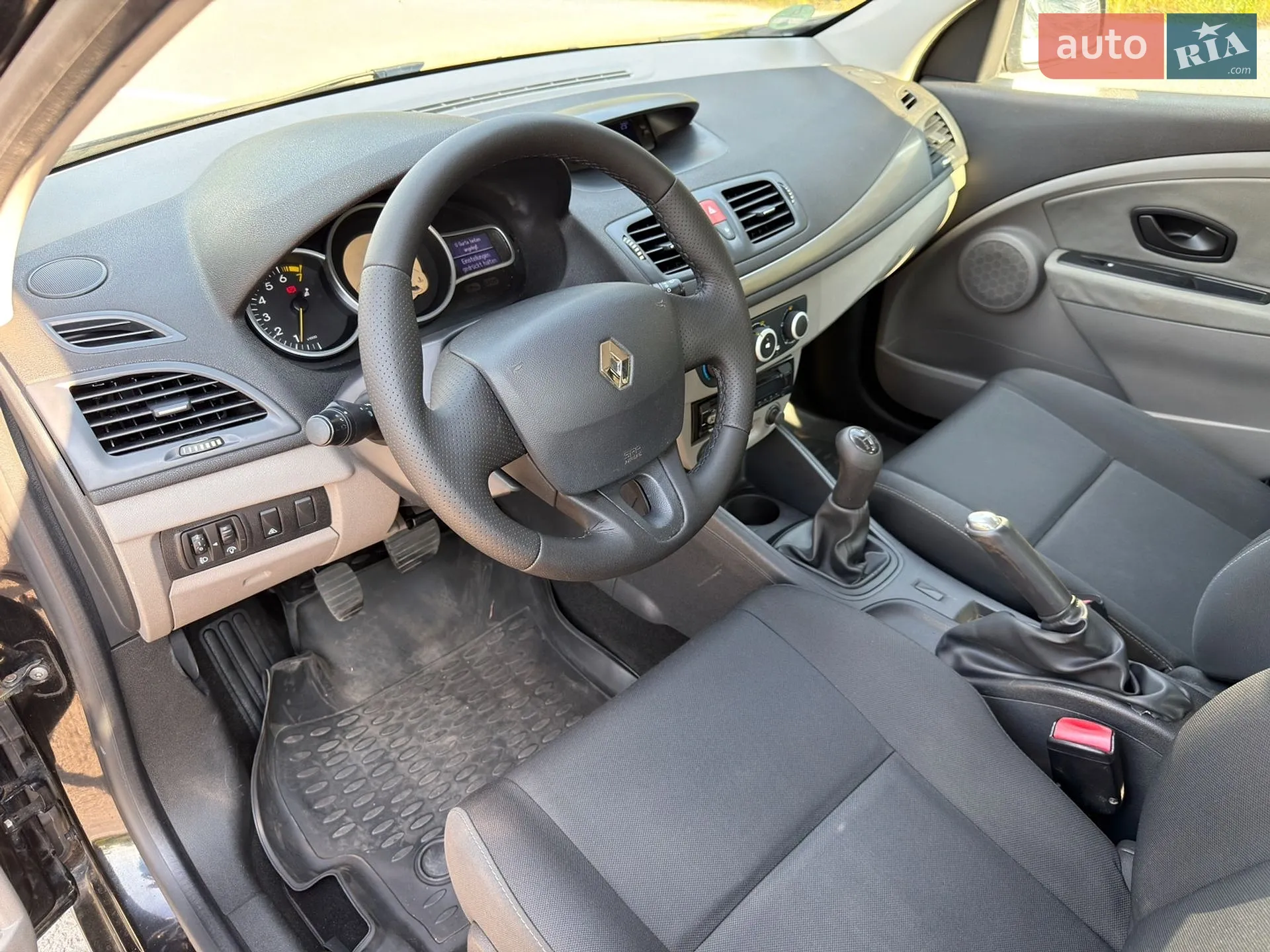 2010 Renault Megane - мініатюра 28