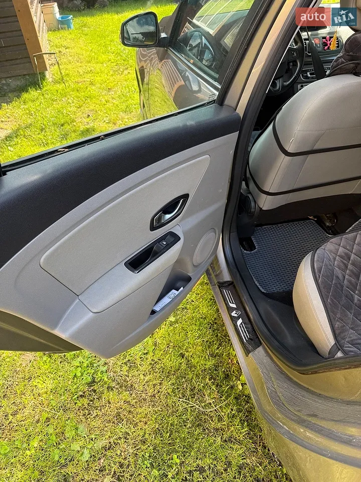 2010 Renault Megane - мініатюра 33
