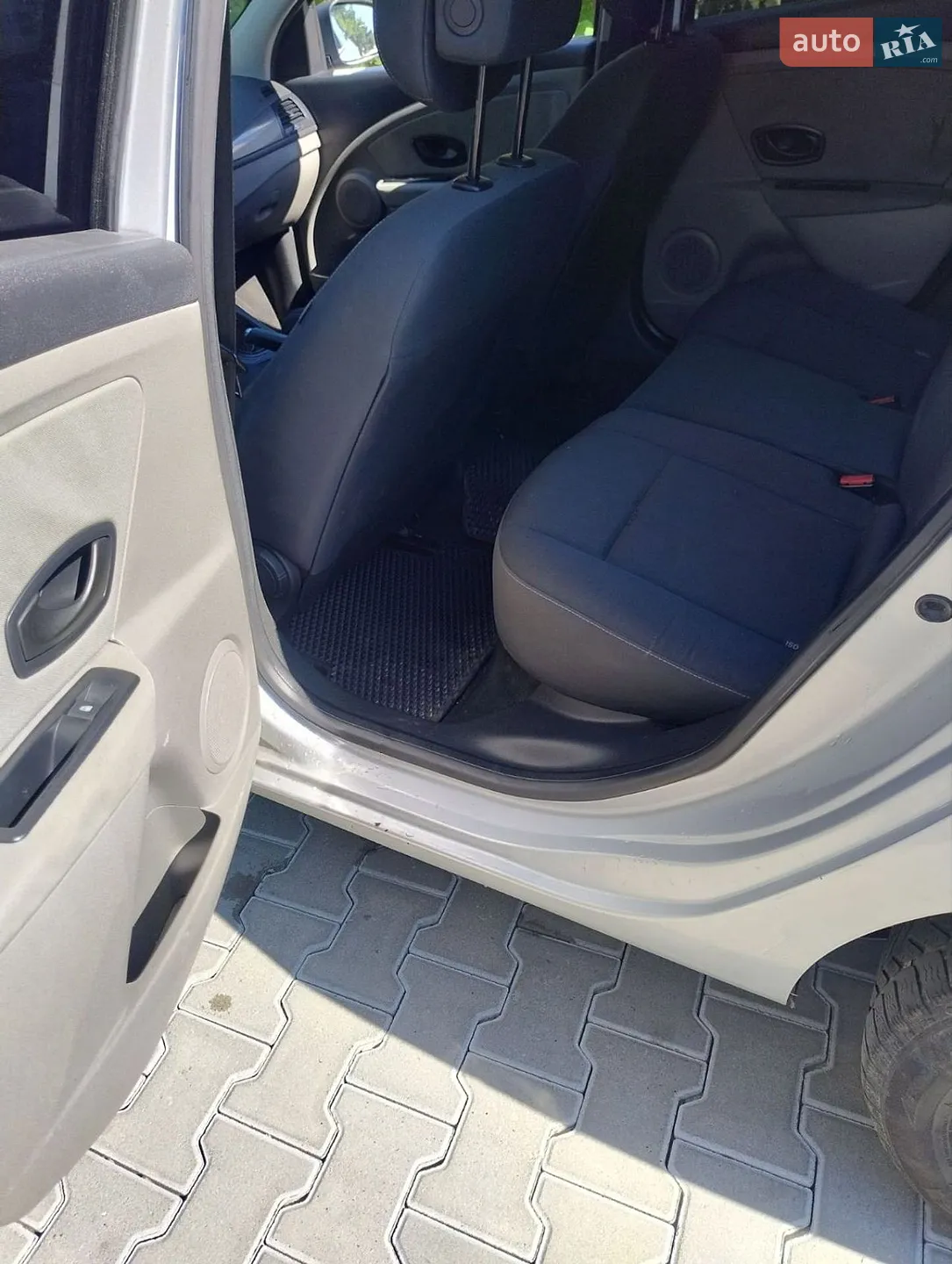2010 Renault Megane - мініатюра 13