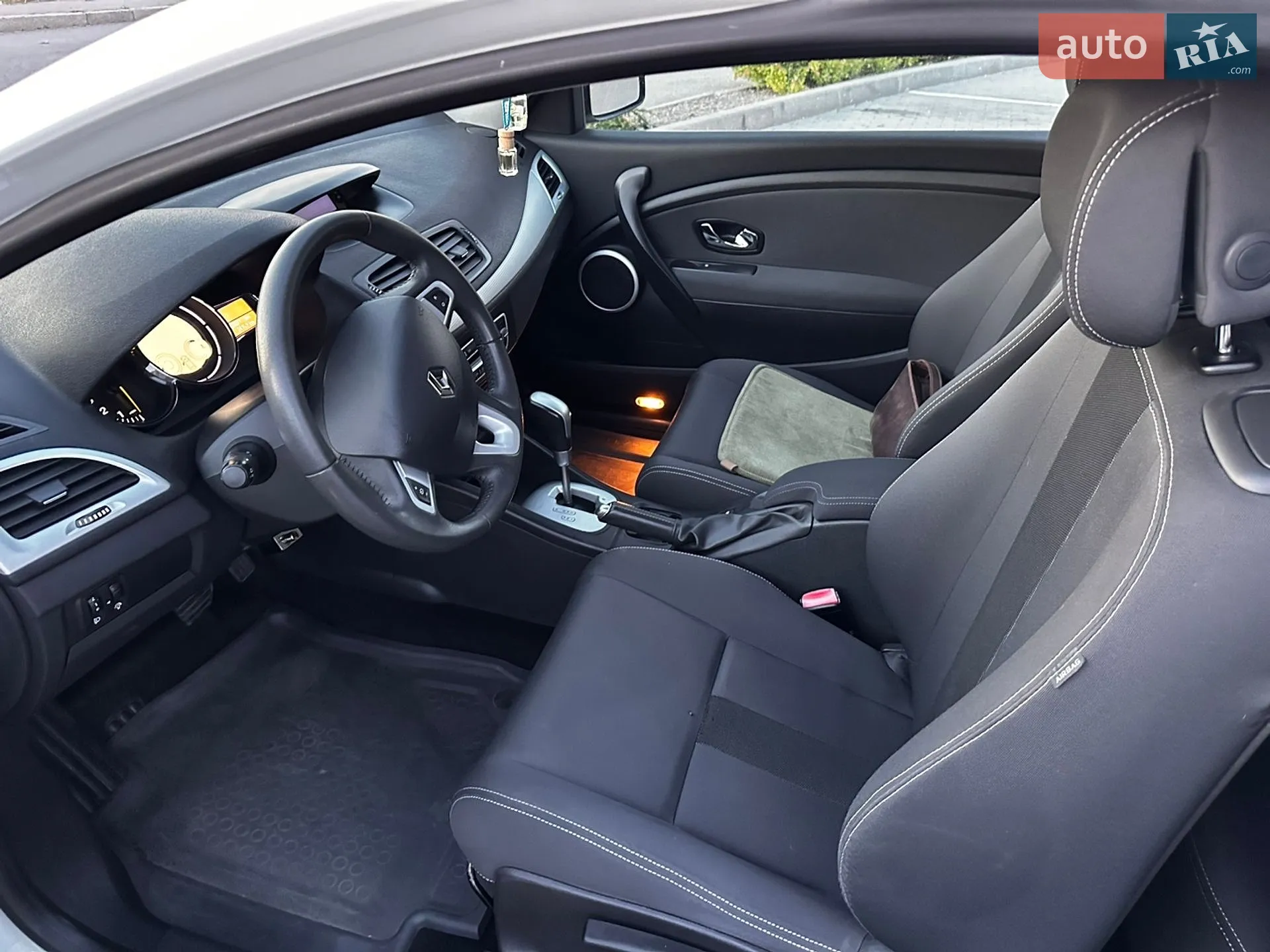 2012 Renault Megane - мініатюра 21