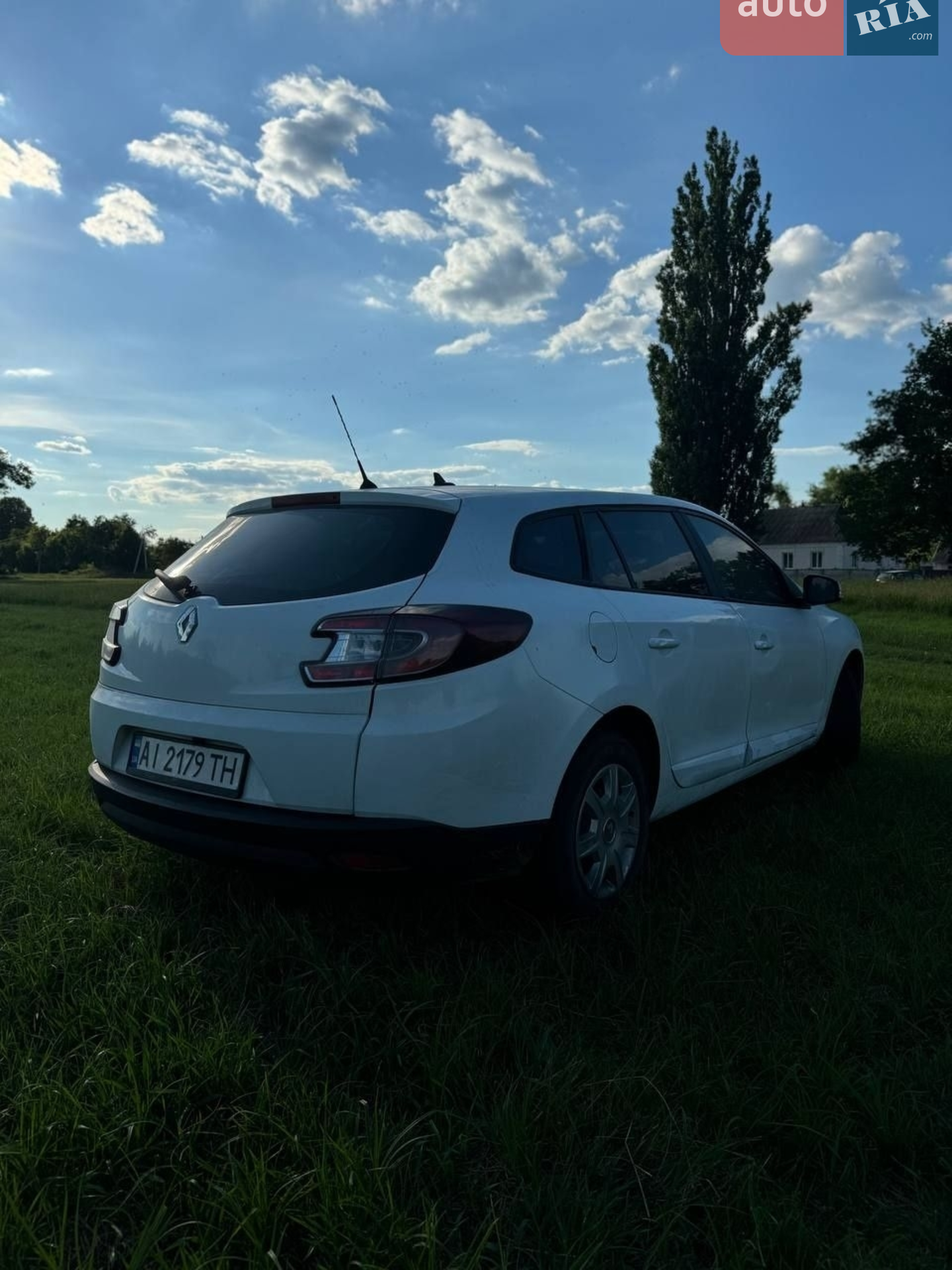 2010 Renault Megane - мініатюра 3
