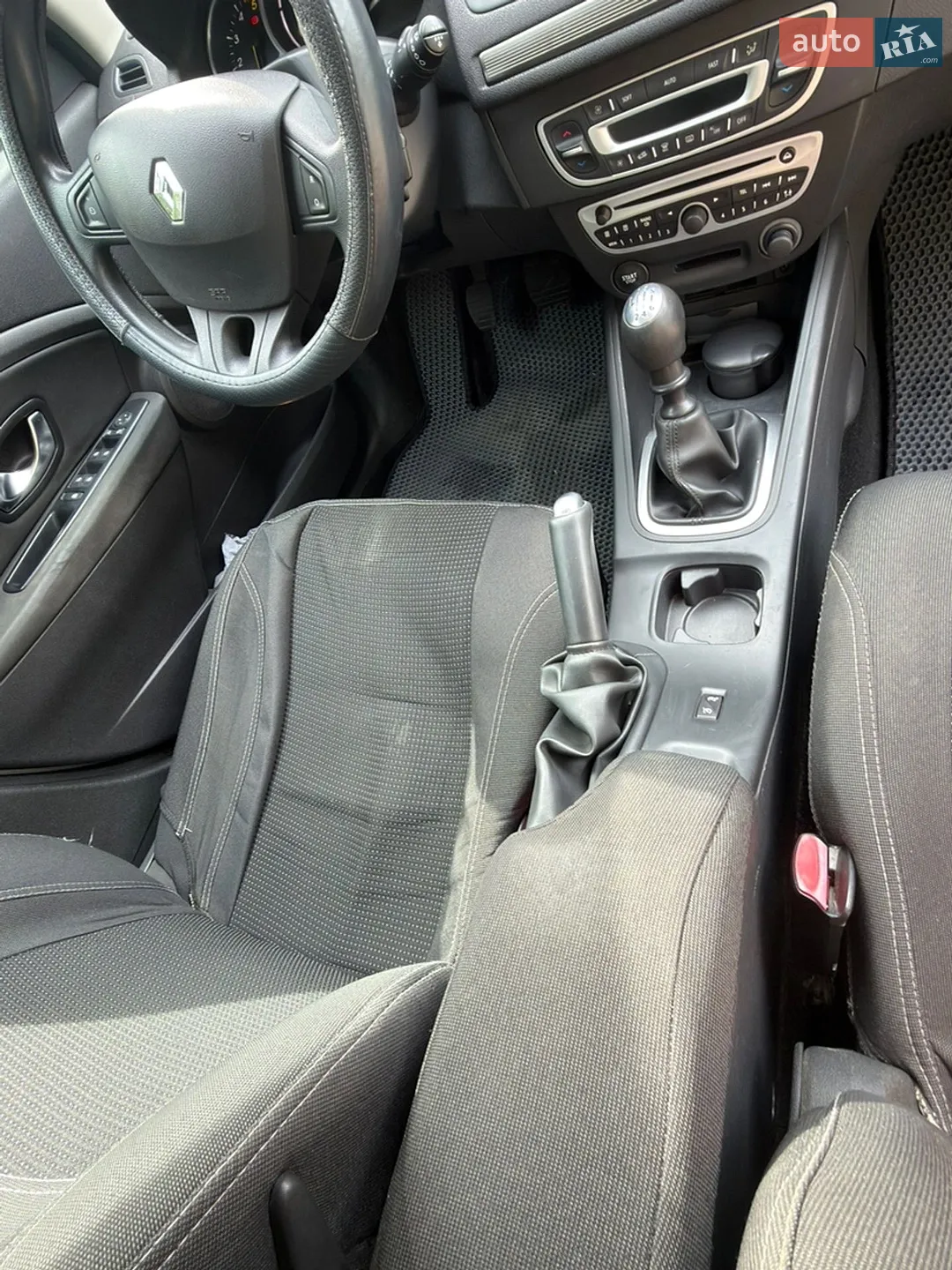 2010 Renault Megane - мініатюра 19