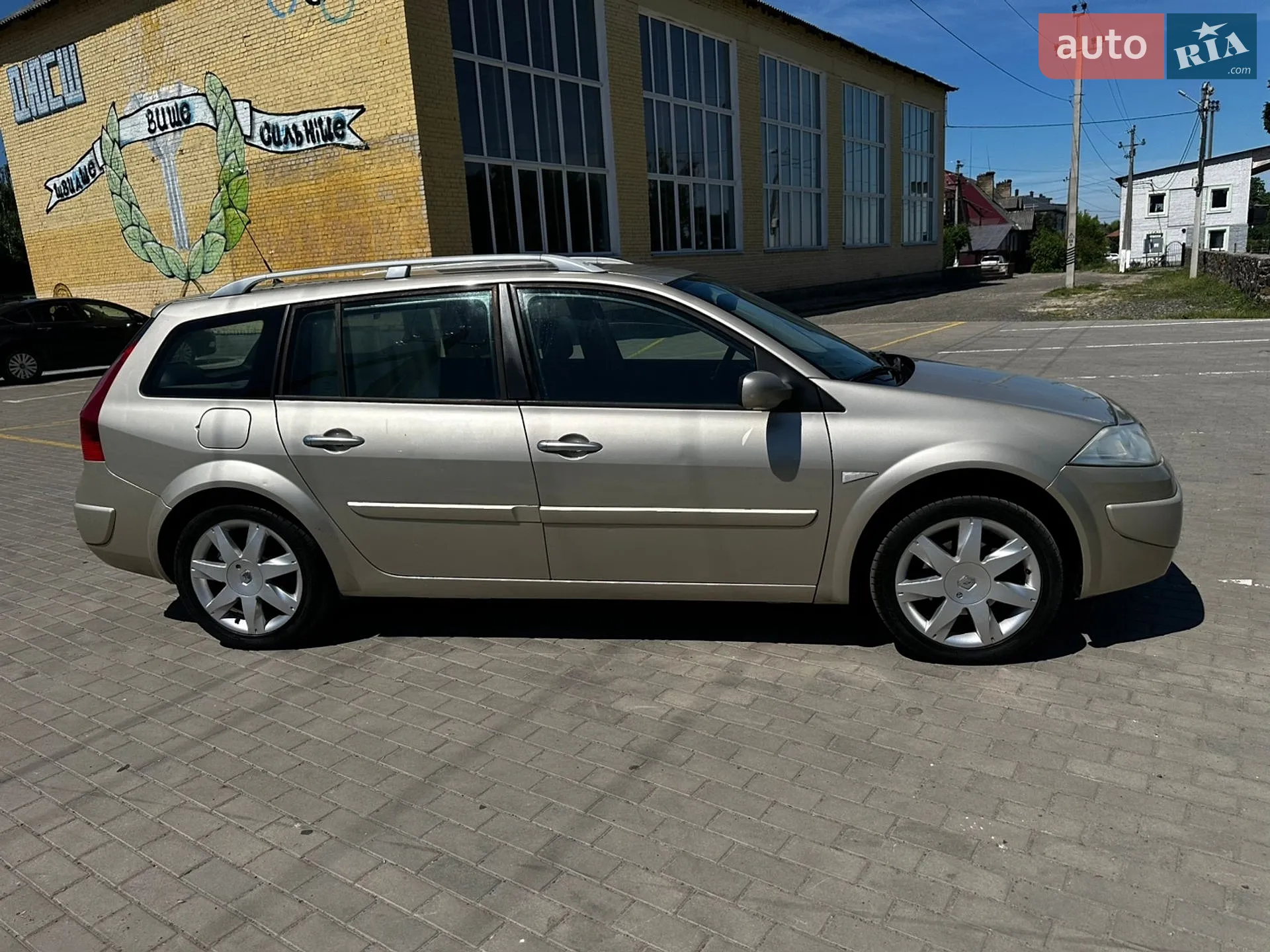 2011 Skoda Fabia - мініатюра 2