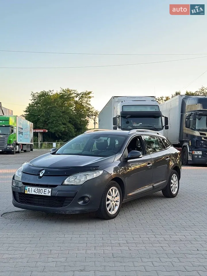 2010 Renault Megane - мініатюра 13