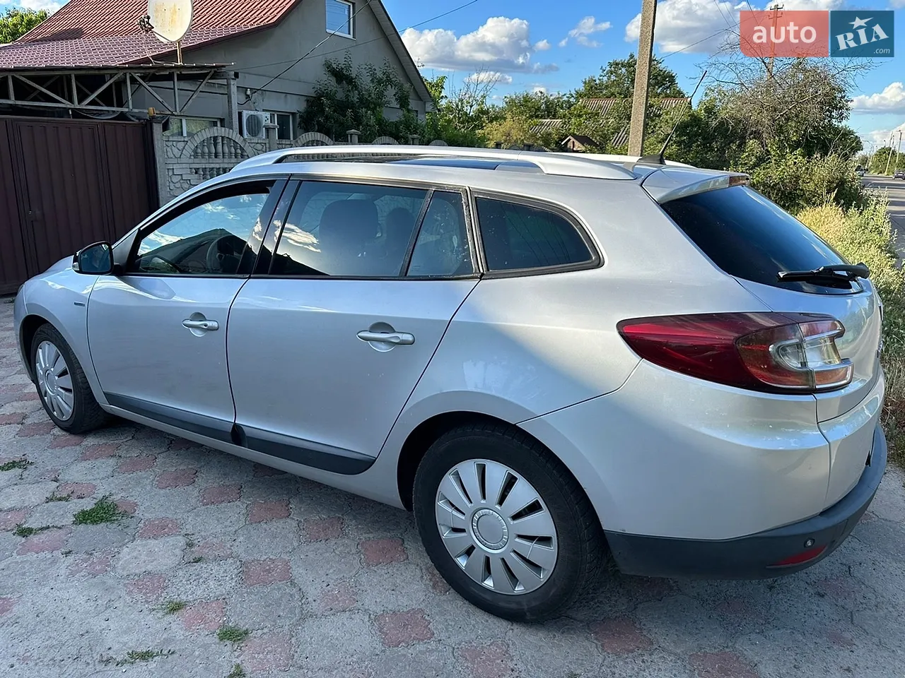 2010 Renault Megane - мініатюра 11