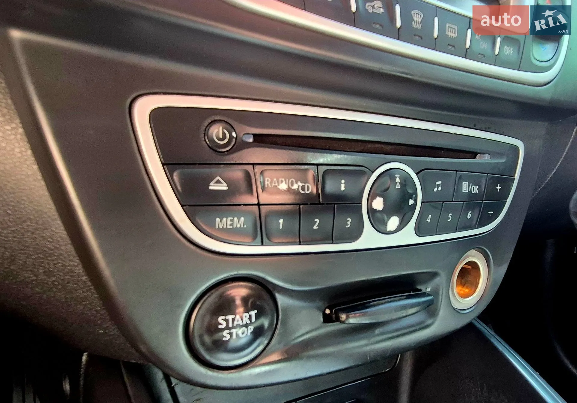 2011 Renault Megane - мініатюра 29