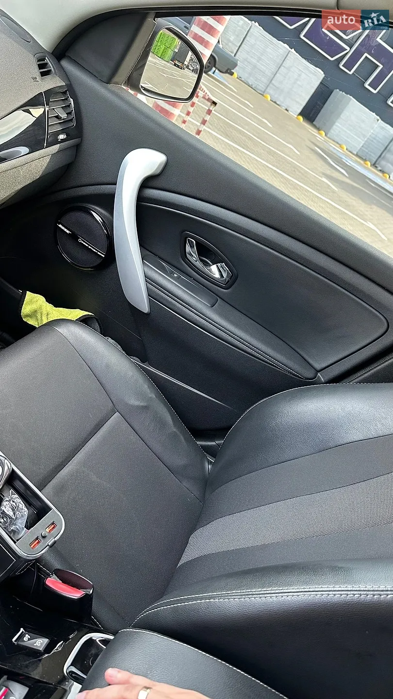 2012 Renault Megane - мініатюра 24