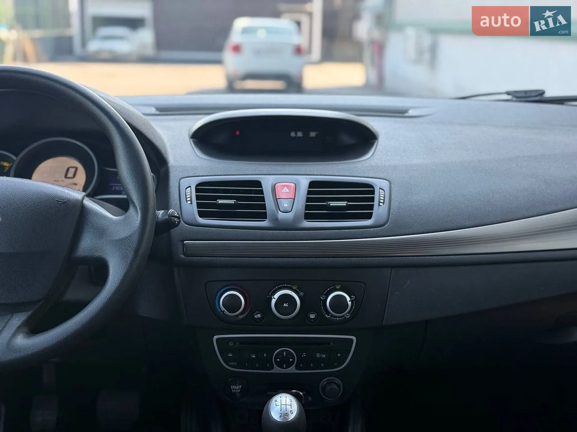 2011 Renault Megane - мініатюра 51