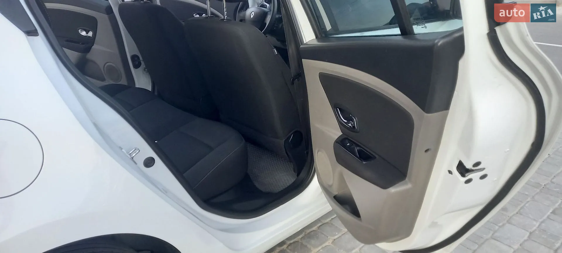 2012 Renault Megane - мініатюра 21