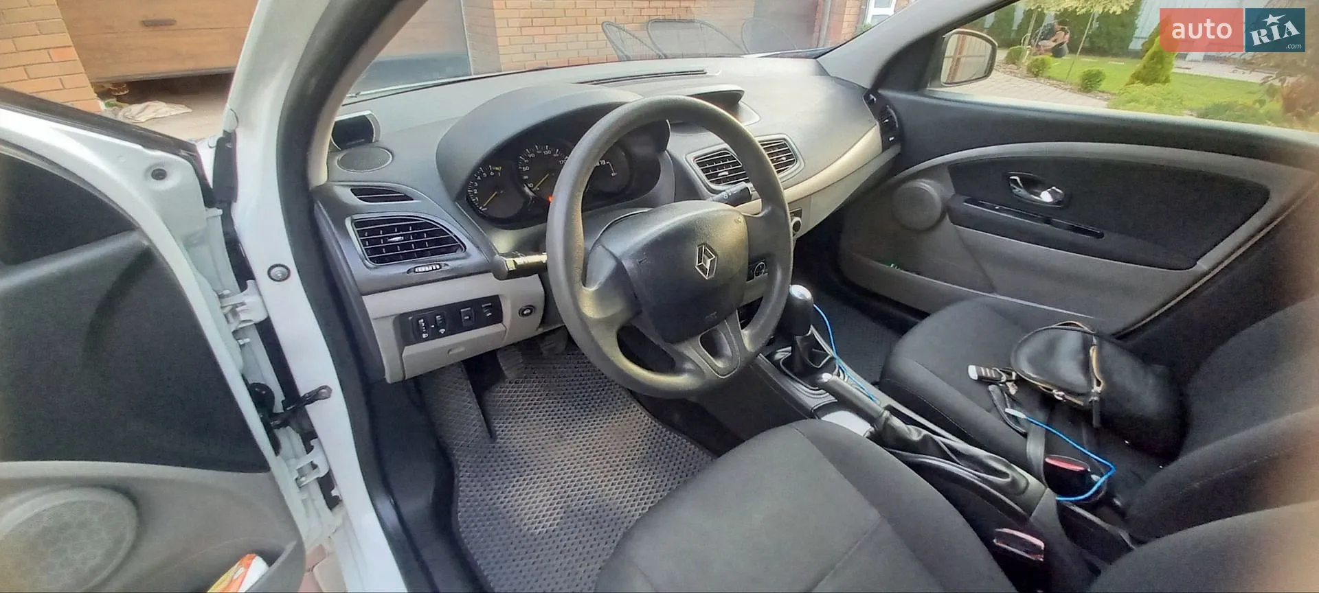 2012 Renault Megane - мініатюра 35
