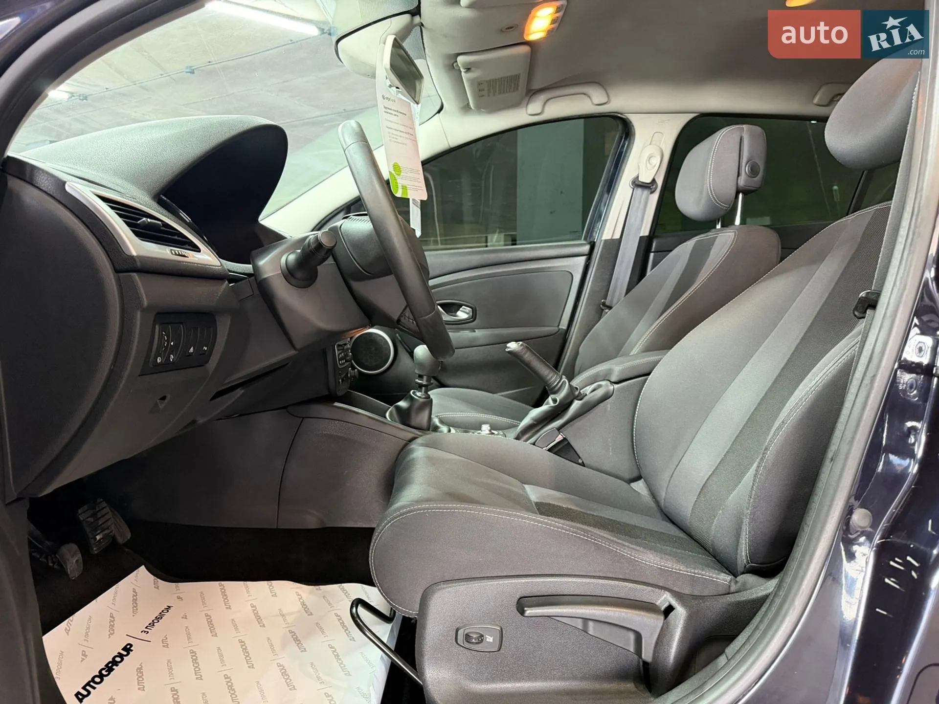 2010 Renault Megane - мініатюра 9