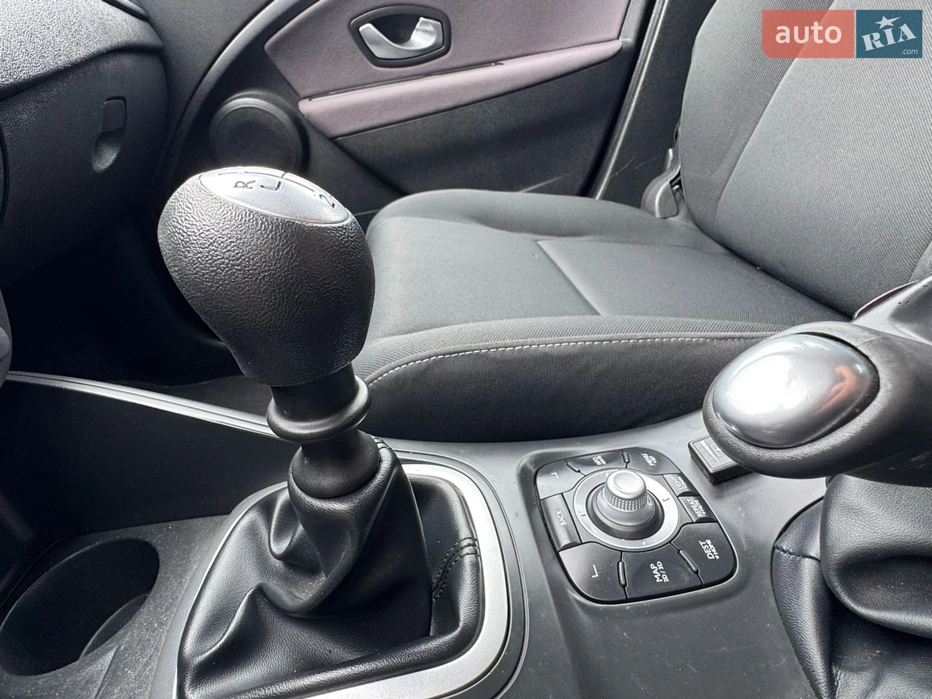 2010 Renault Megane - мініатюра 37