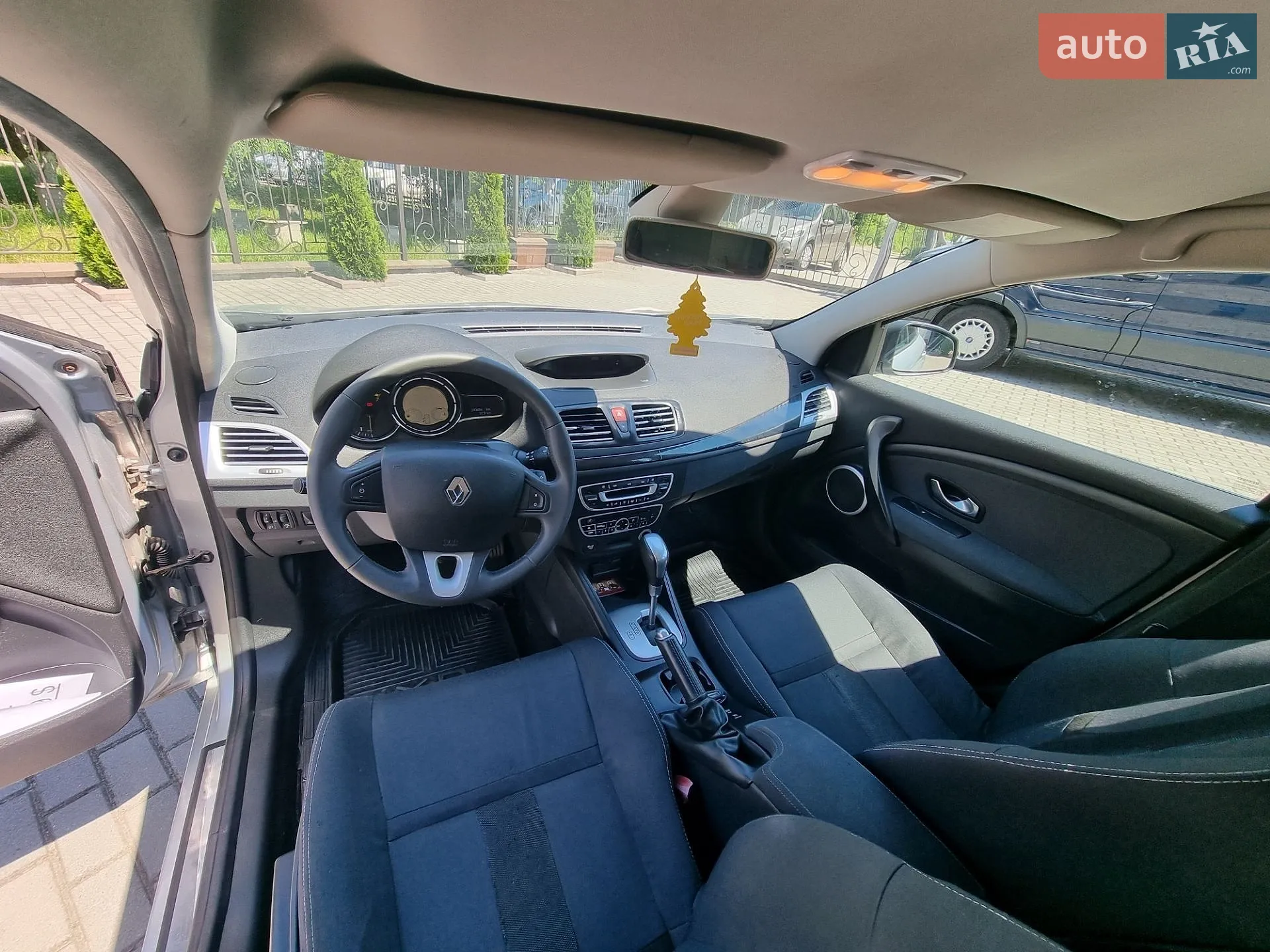 2010 Renault Megane - мініатюра 17