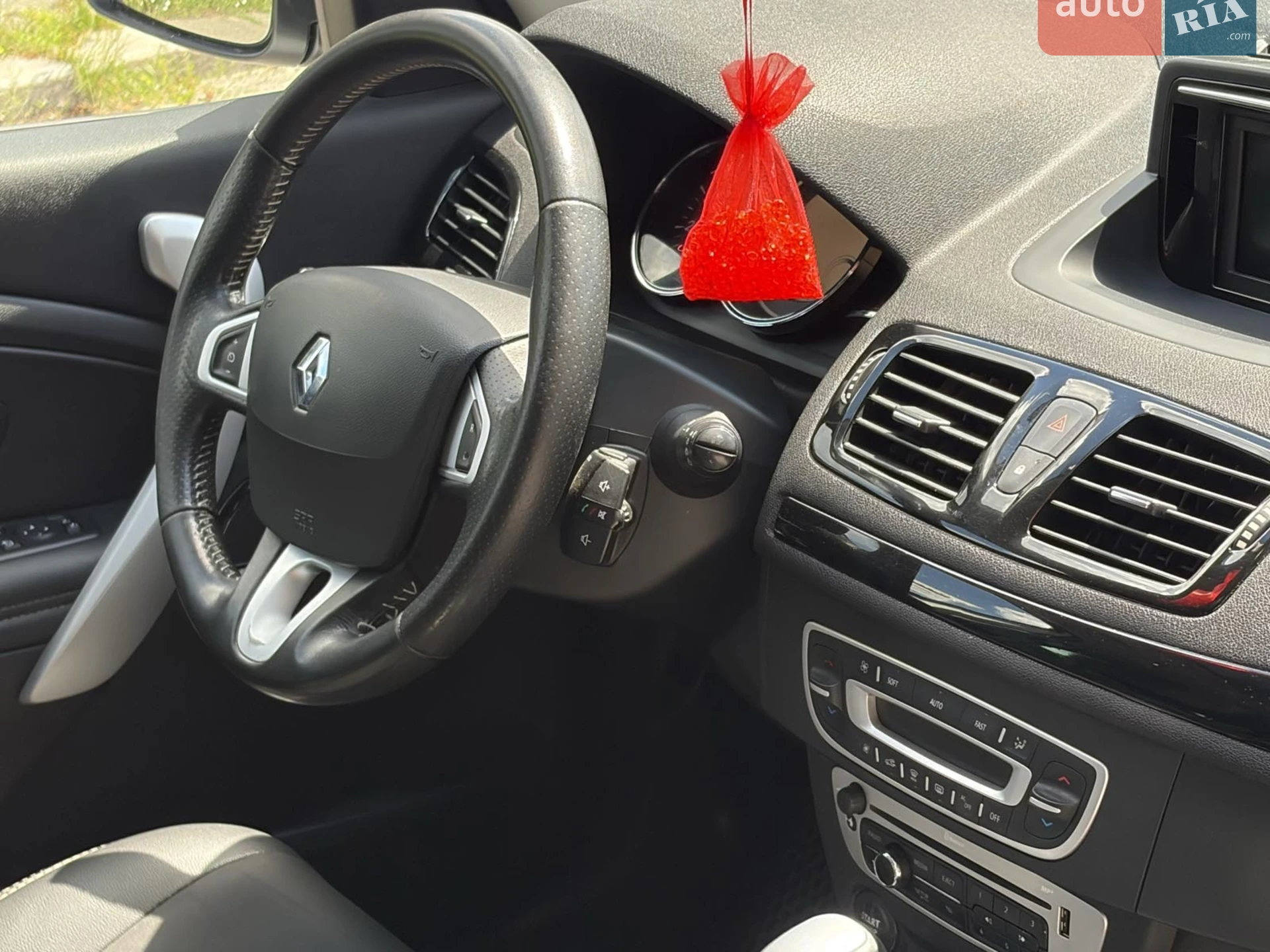 2012 Renault Megane - мініатюра 17