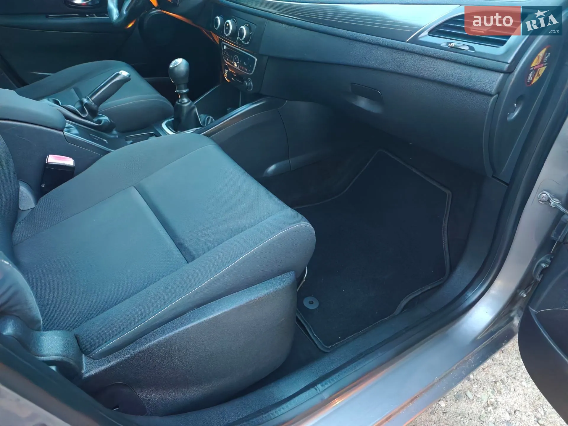 2010 Renault Megane - мініатюра 9