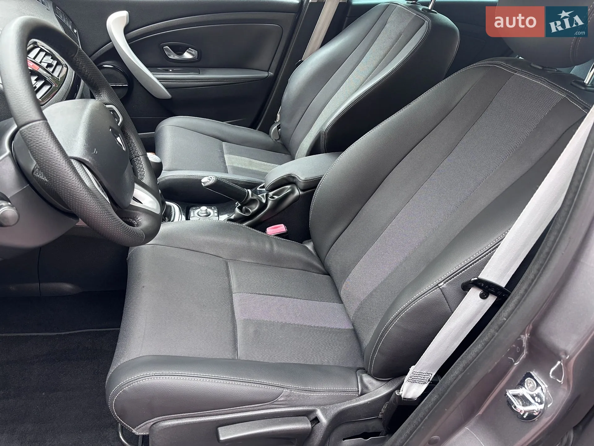 2011 Renault Megane - мініатюра 103