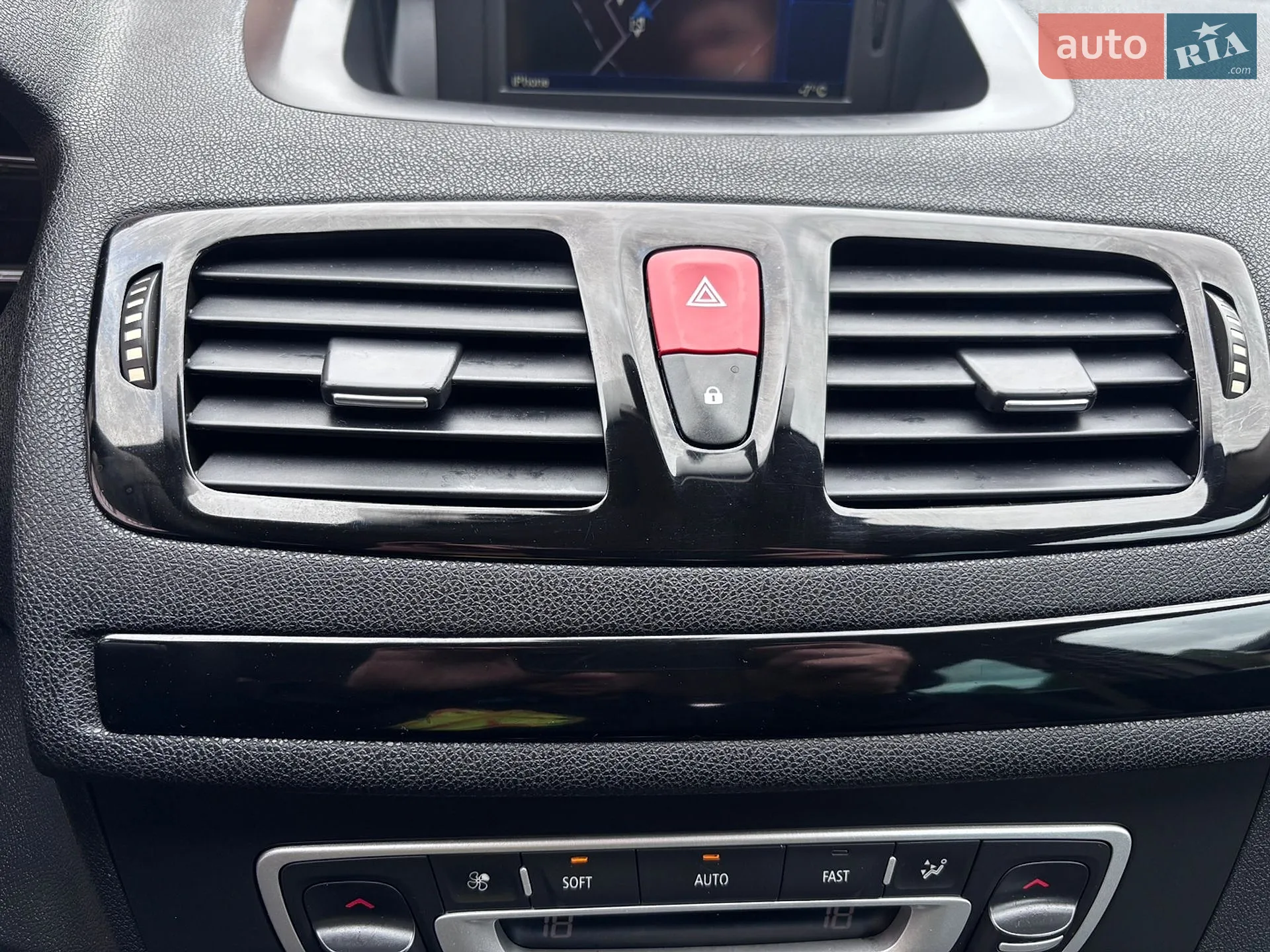 2011 Renault Megane - мініатюра 153