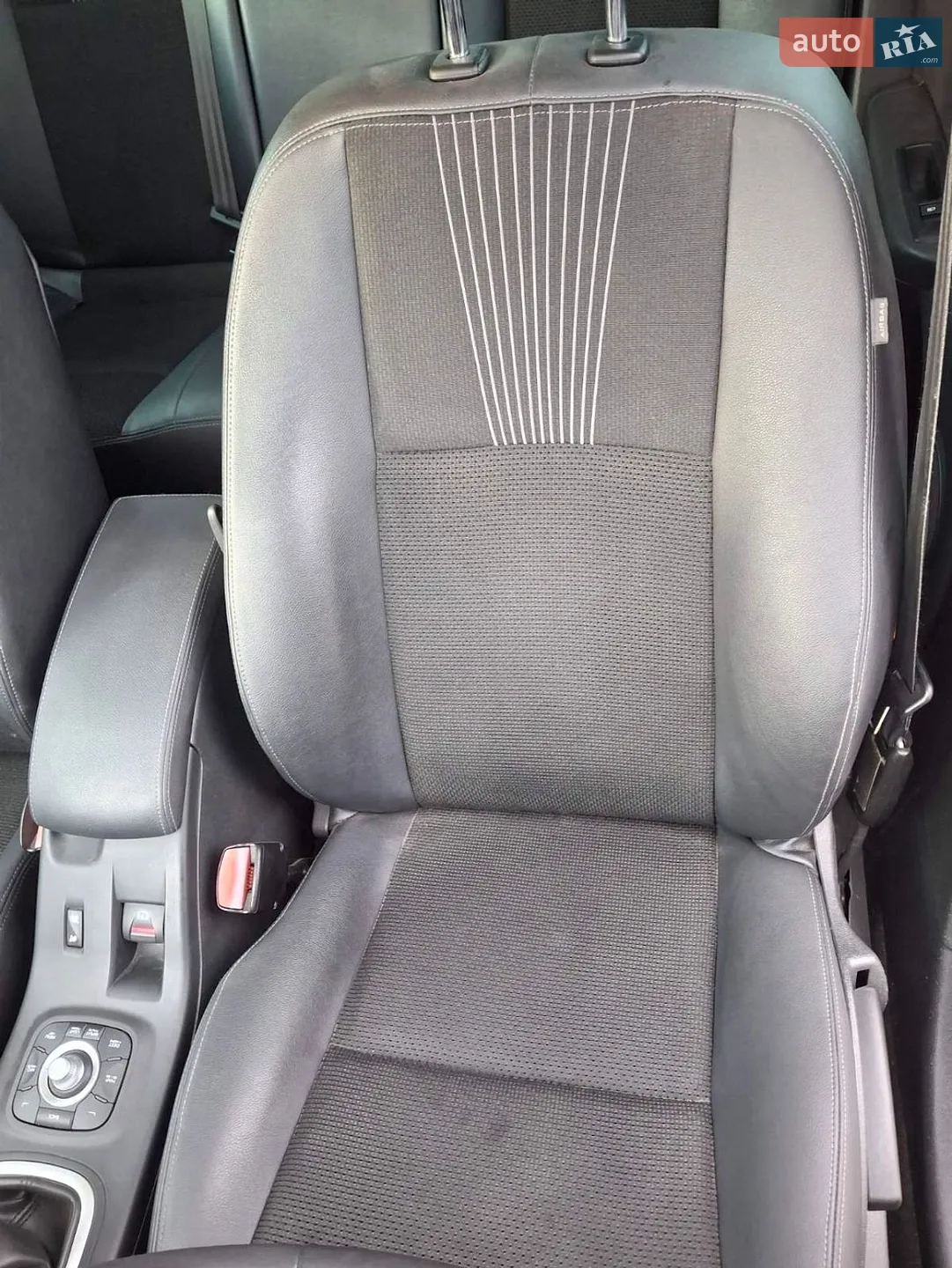 2010 Renault Megane - мініатюра 15