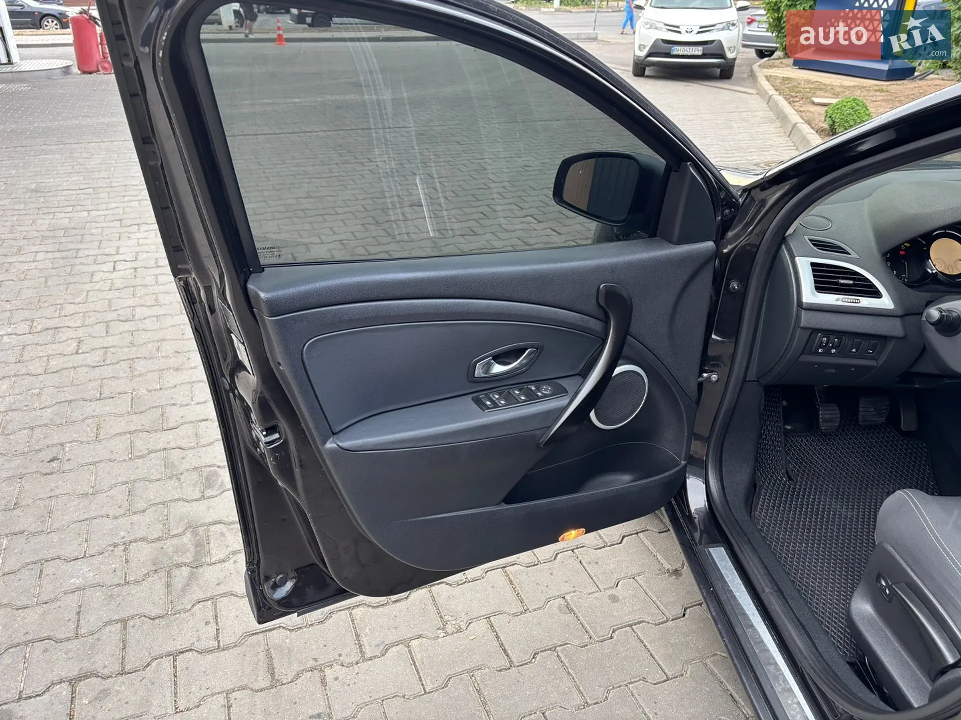 2010 Renault Megane - мініатюра 11