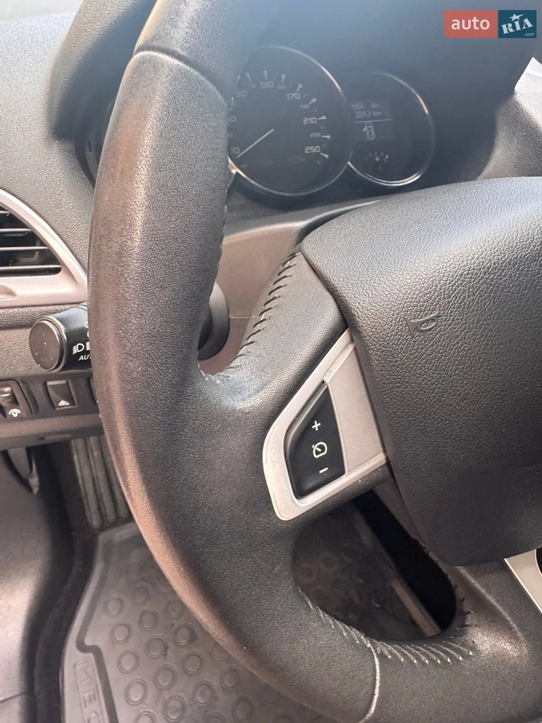 2012 Renault Megane - мініатюра 30