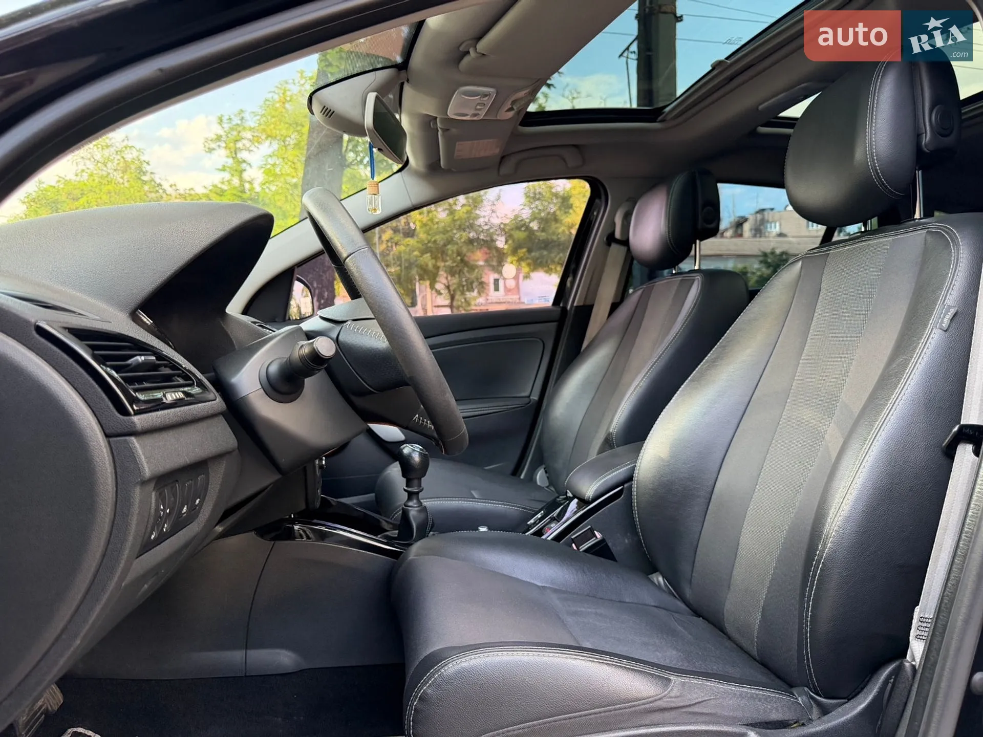 2012 Renault Megane - мініатюра 11