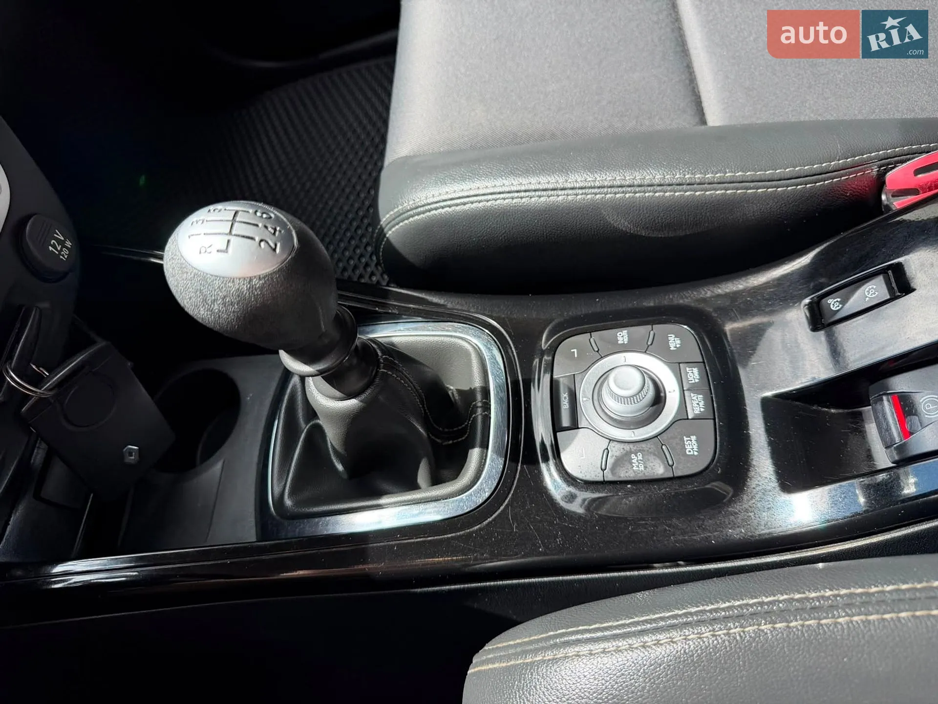 2013 Renault Megane - мініатюра 124