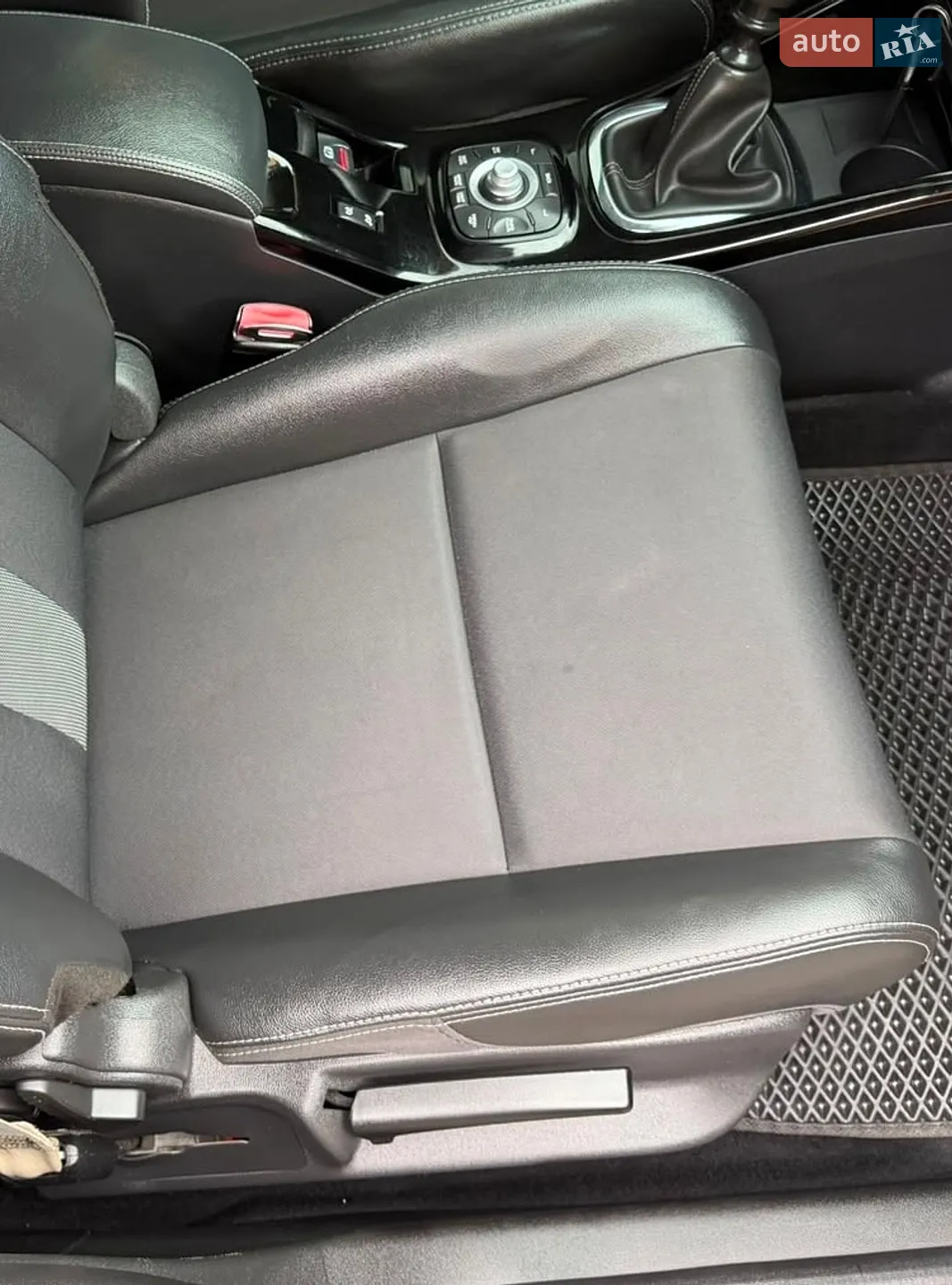 2013 Renault Megane - мініатюра 158