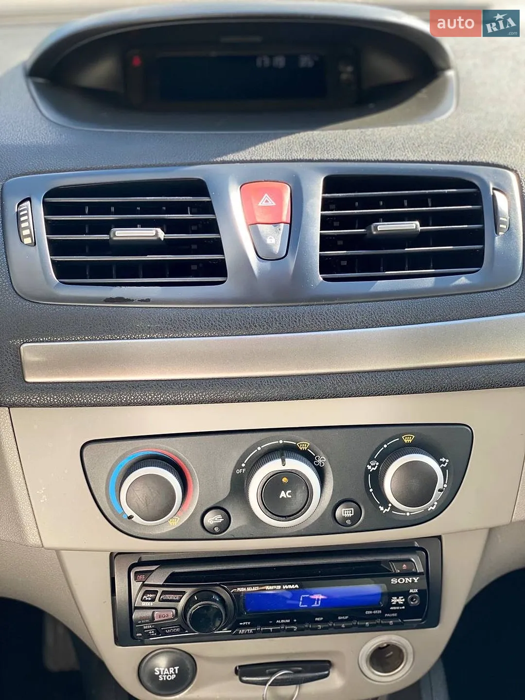 2010 Renault Megane - мініатюра 30