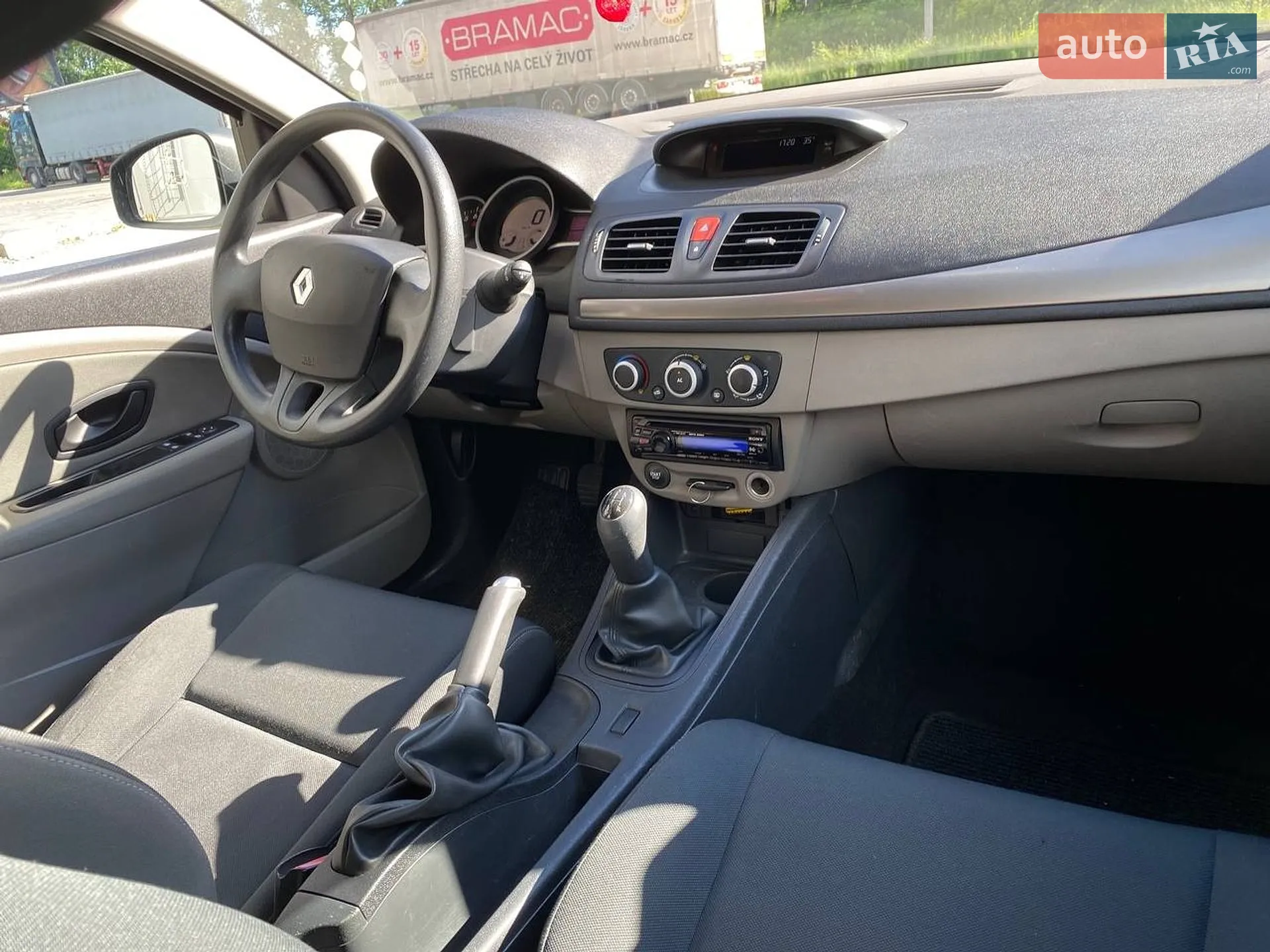 2010 Renault Megane - мініатюра 41