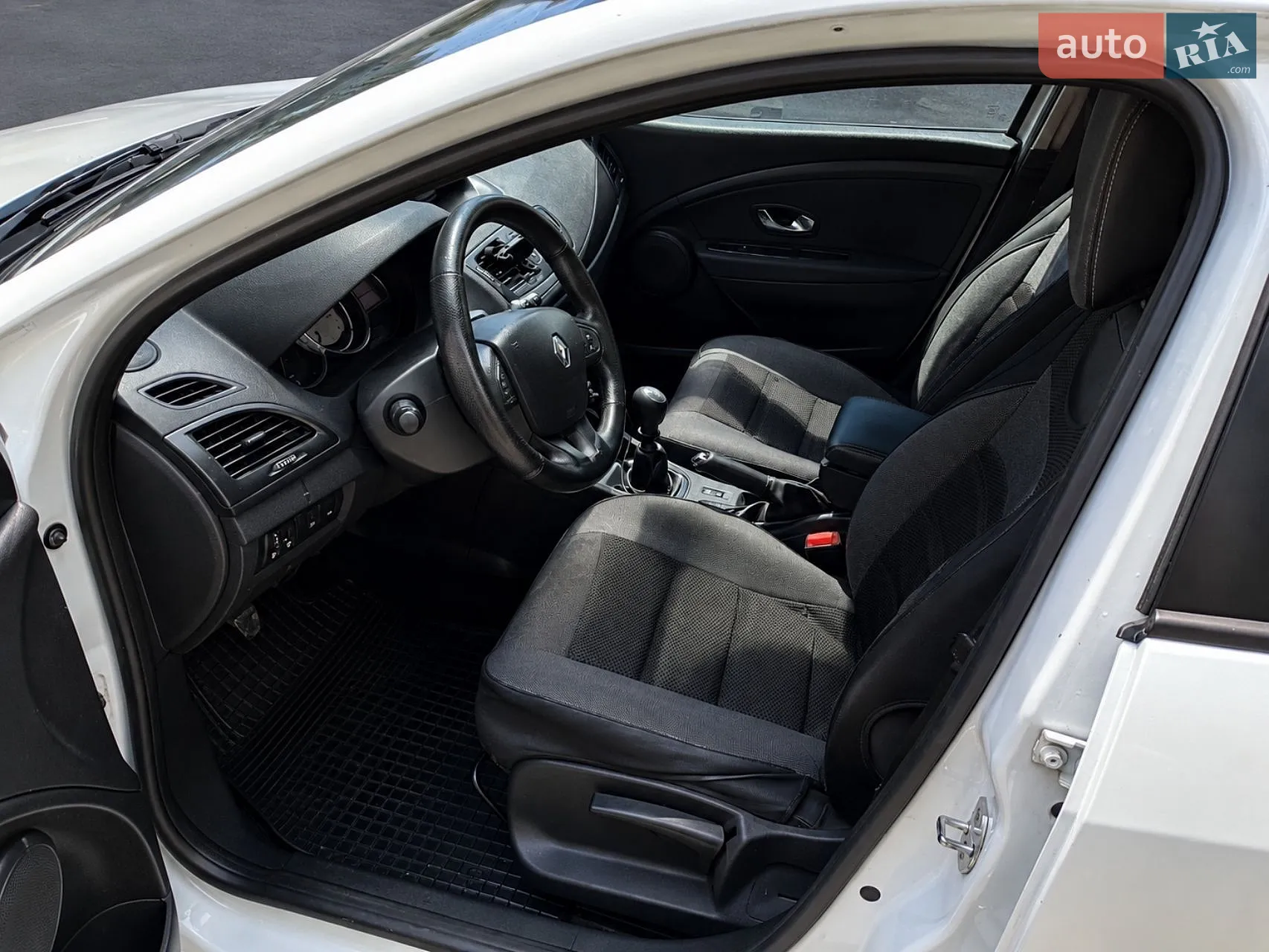 Renault Megane 2015 VIN VF1KZ0C0H54001008 фото оголошення 22 з 33