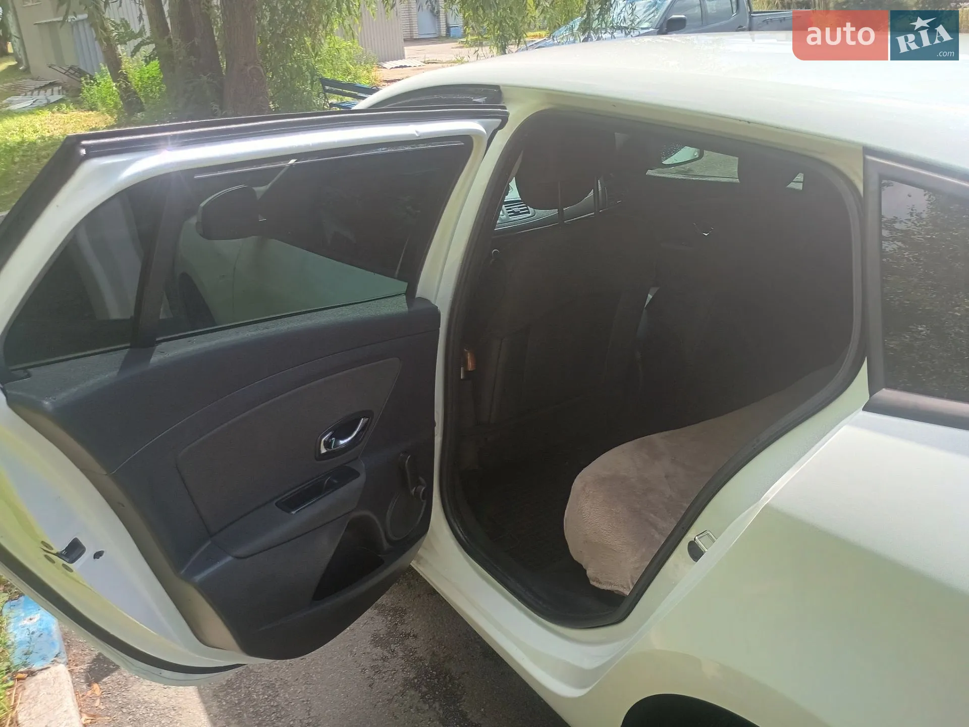 Renault Megane 2015 VIN VF1KZ0C0H54001008 фото оголошення 28 з 33